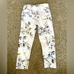 VS Knockout Capri NWOT